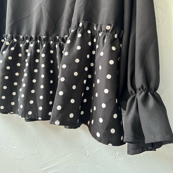 Black with white polka dots, puff sleeve and ruffle hem blouse, size 3XL, SHEIN - Picture 2 of 7